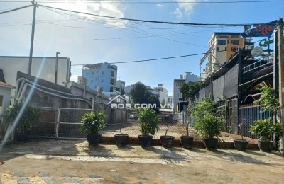 Bán đất mặt tiền đường Chính Hữu - Gía đầu tư - Sát Phạm Văn Đồng
Sơn Trà, Đà Nẵng
Dt: 360m2 (ngang 10.2m dài 33m. đất nở hậu đẹp)